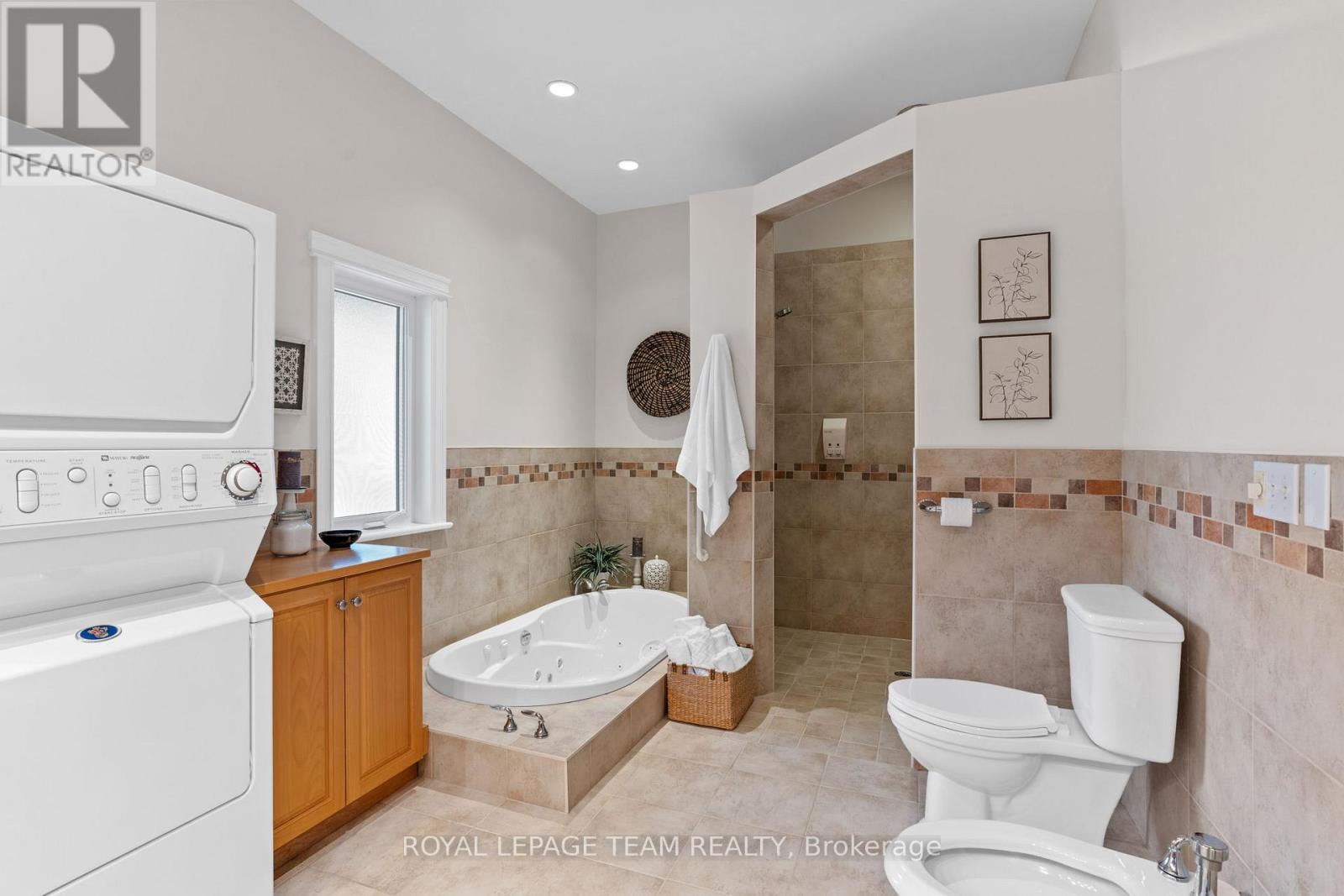 6 Bed, 5 Bath House for Sale in Ottawa – 1526 CARSONBY ROAD E, Ottawa – MLS# X13520056 - Image 29
