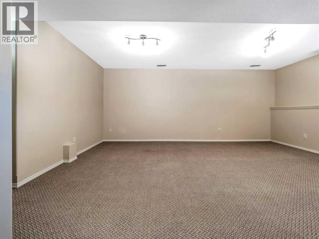881 Kettles Street — photo 23