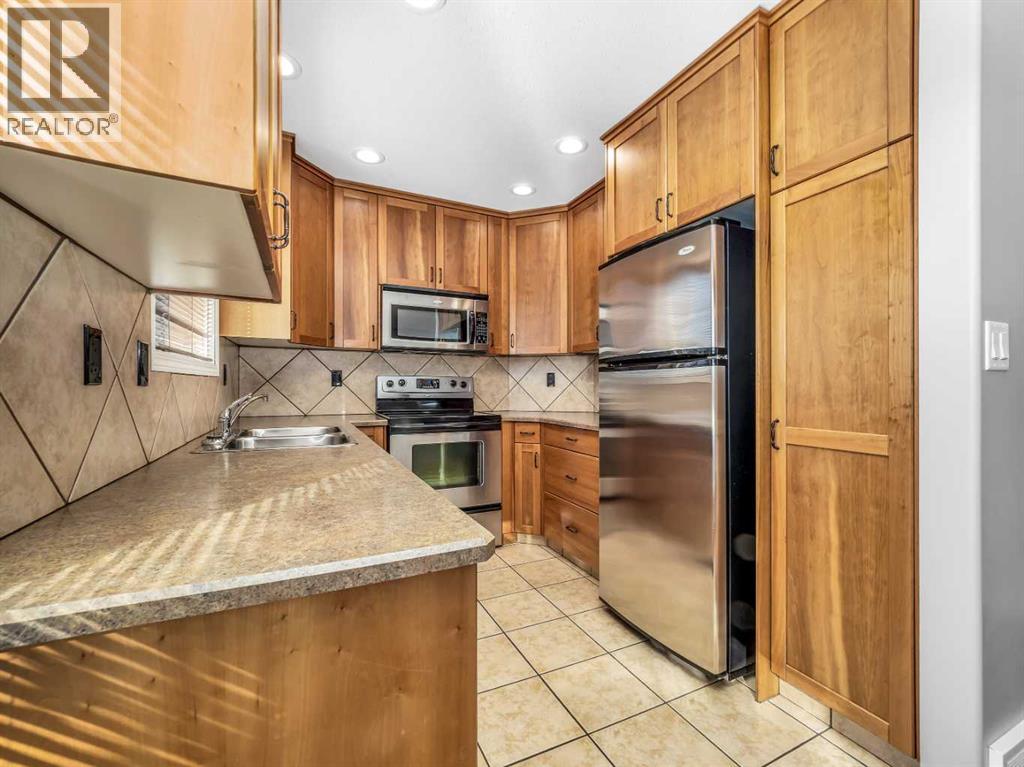 881 Kettles Street — photo 10