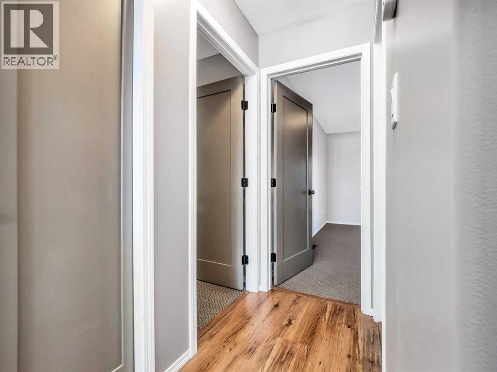 881 Kettles Street — photo 14
