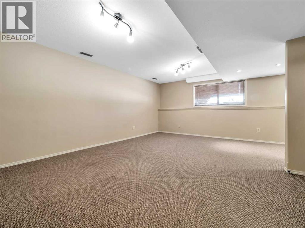881 Kettles Street — photo 24