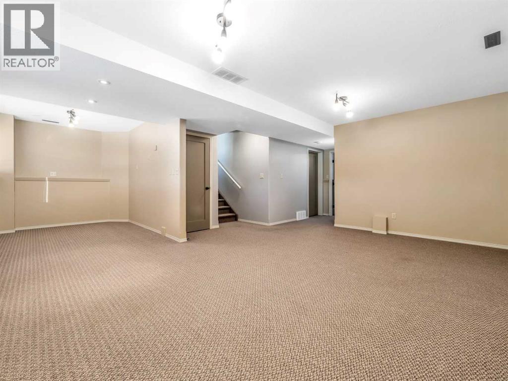 881 Kettles Street — photo 26