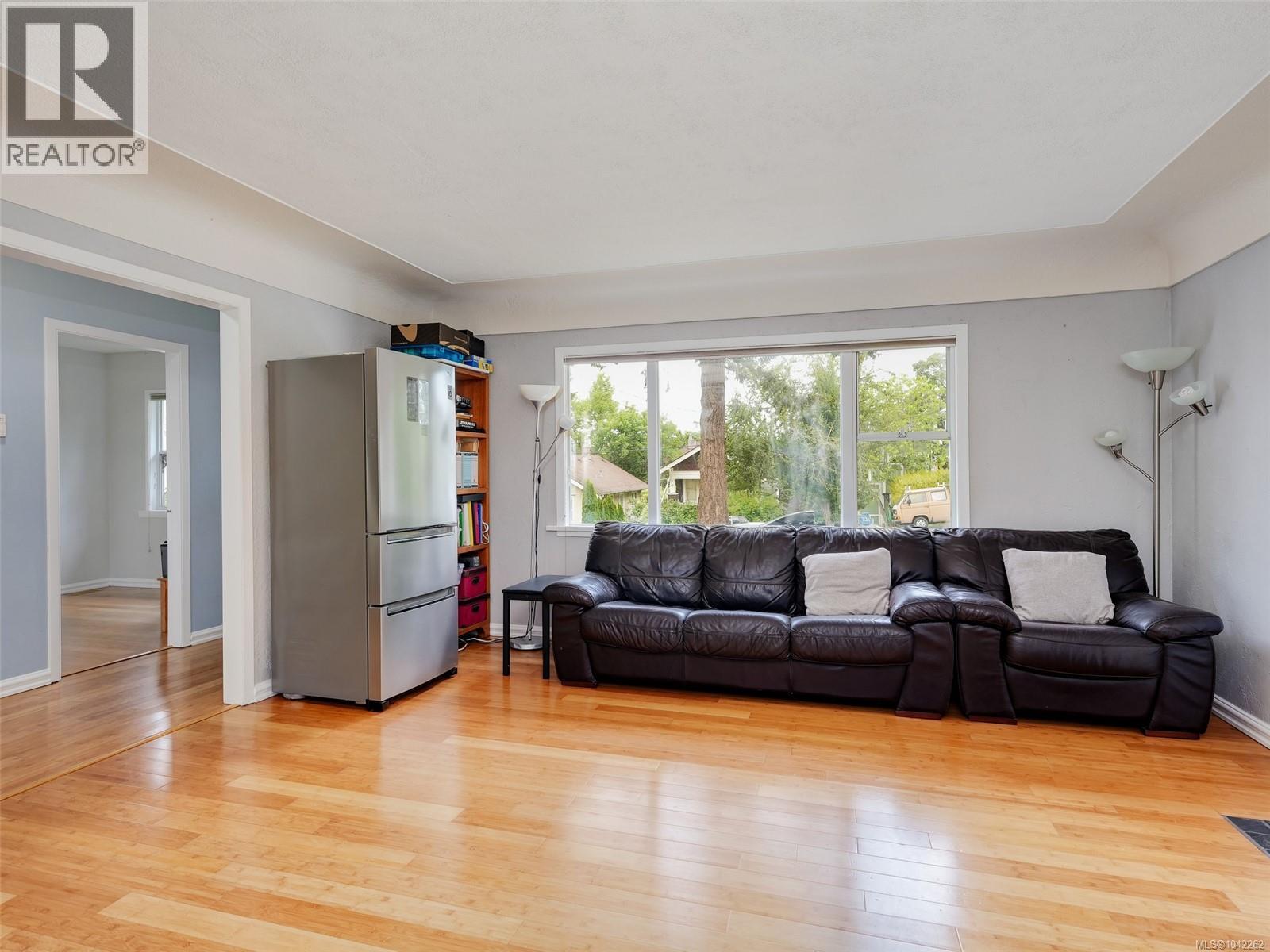915 Inskip St, Esquimalt