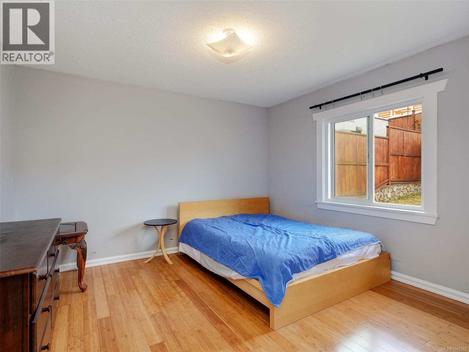 915 Inskip St, Esquimalt
