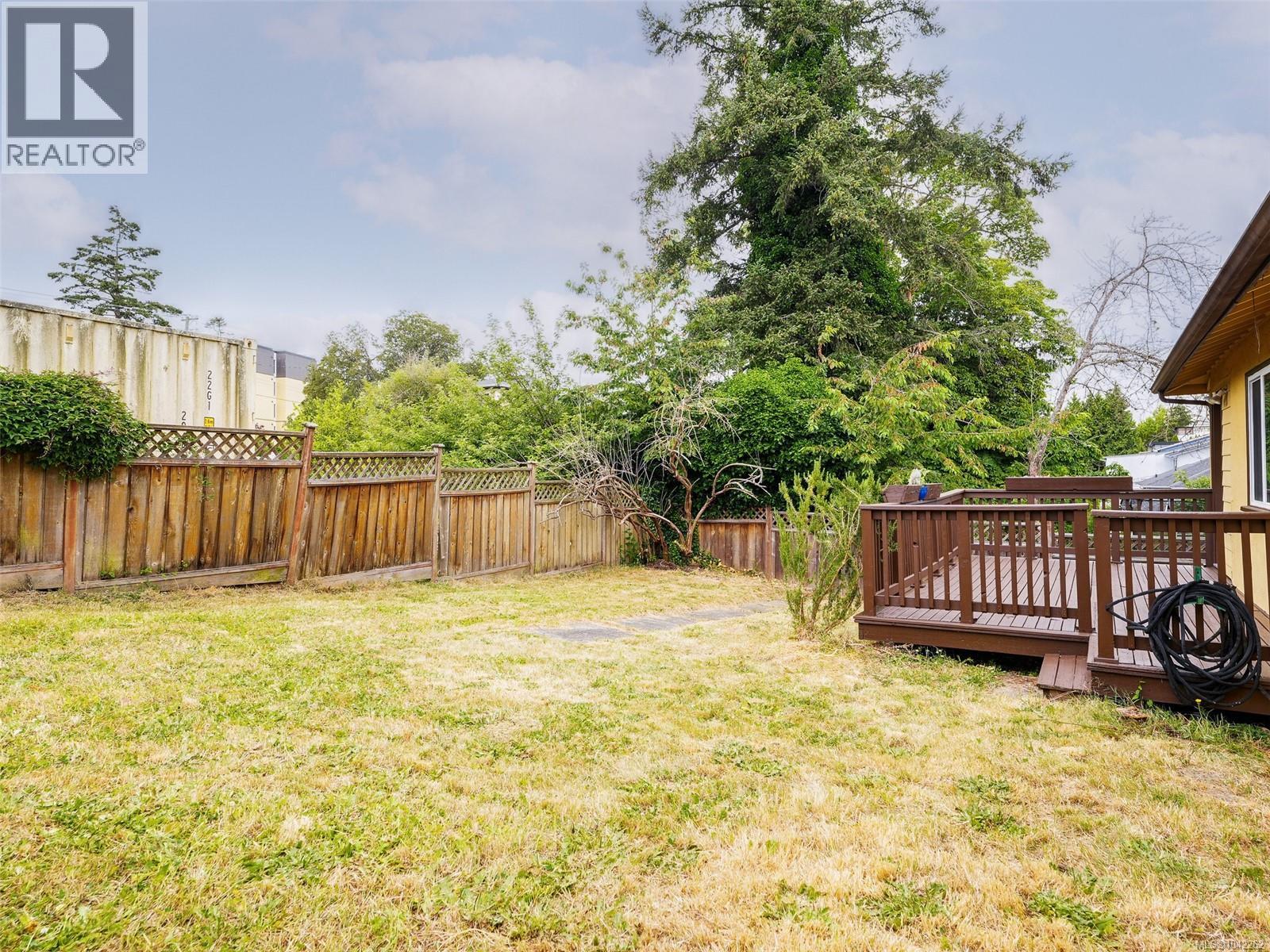 915 Inskip St, Esquimalt