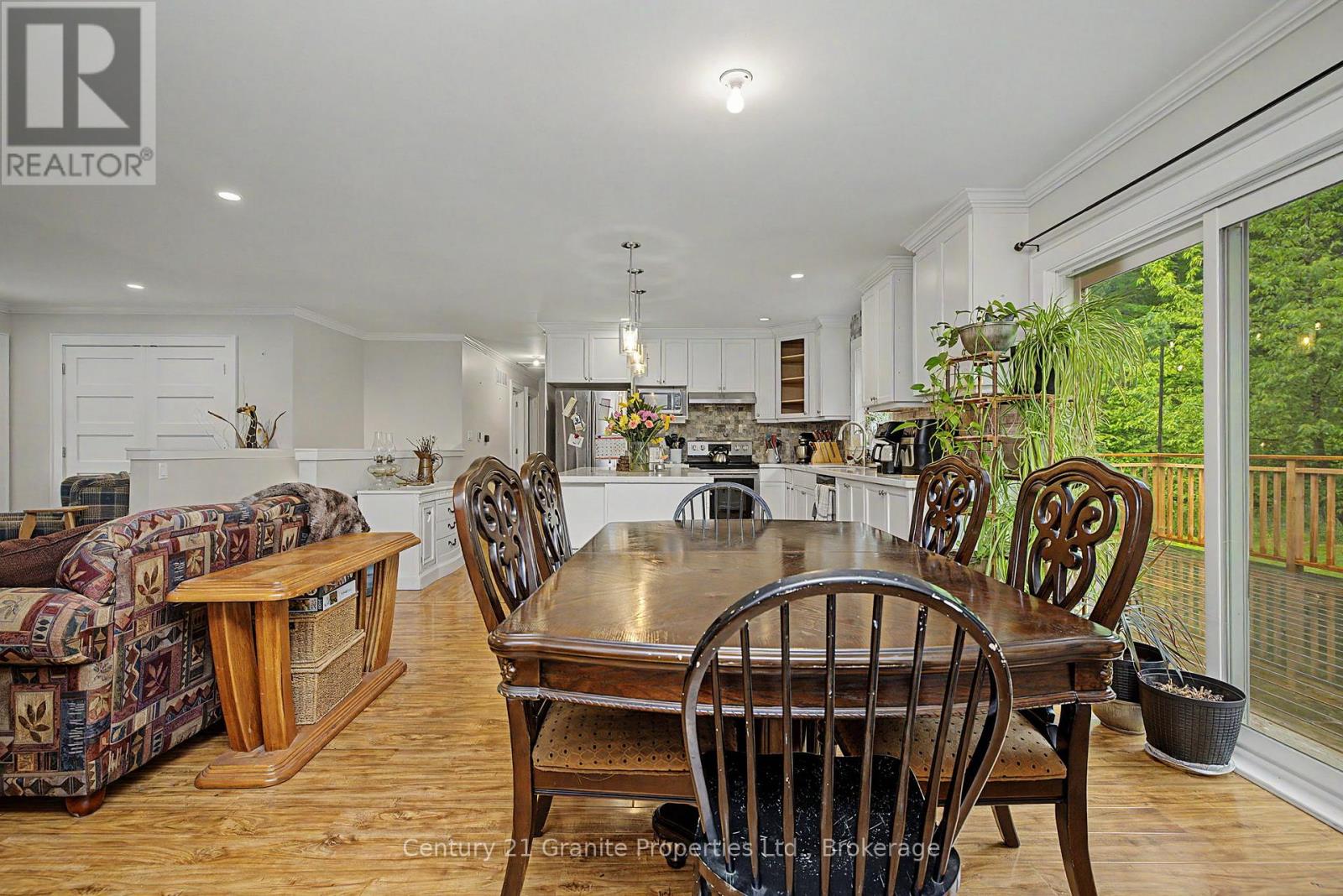 64 LOUCKS ROAD - 22