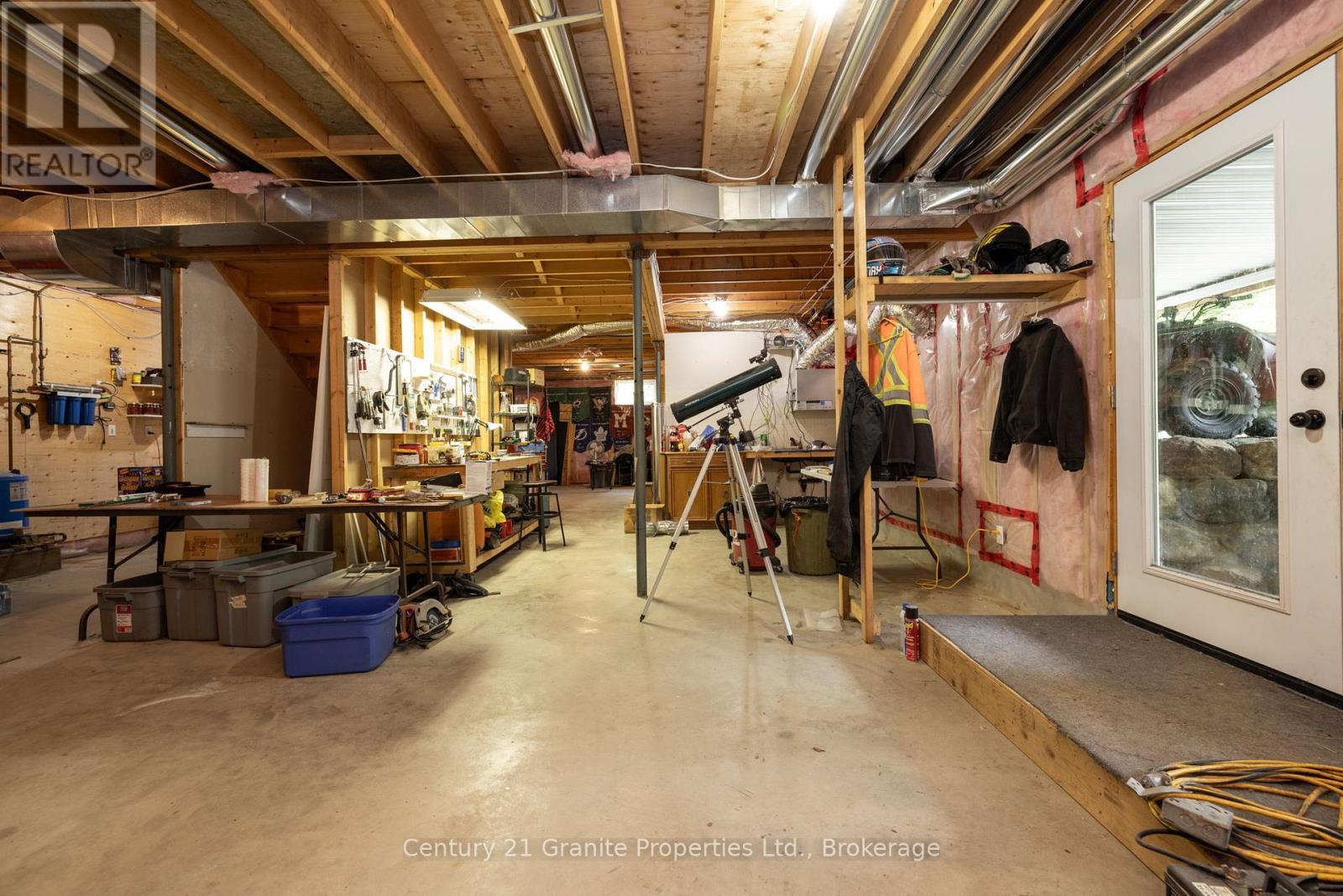 64 LOUCKS ROAD - 35