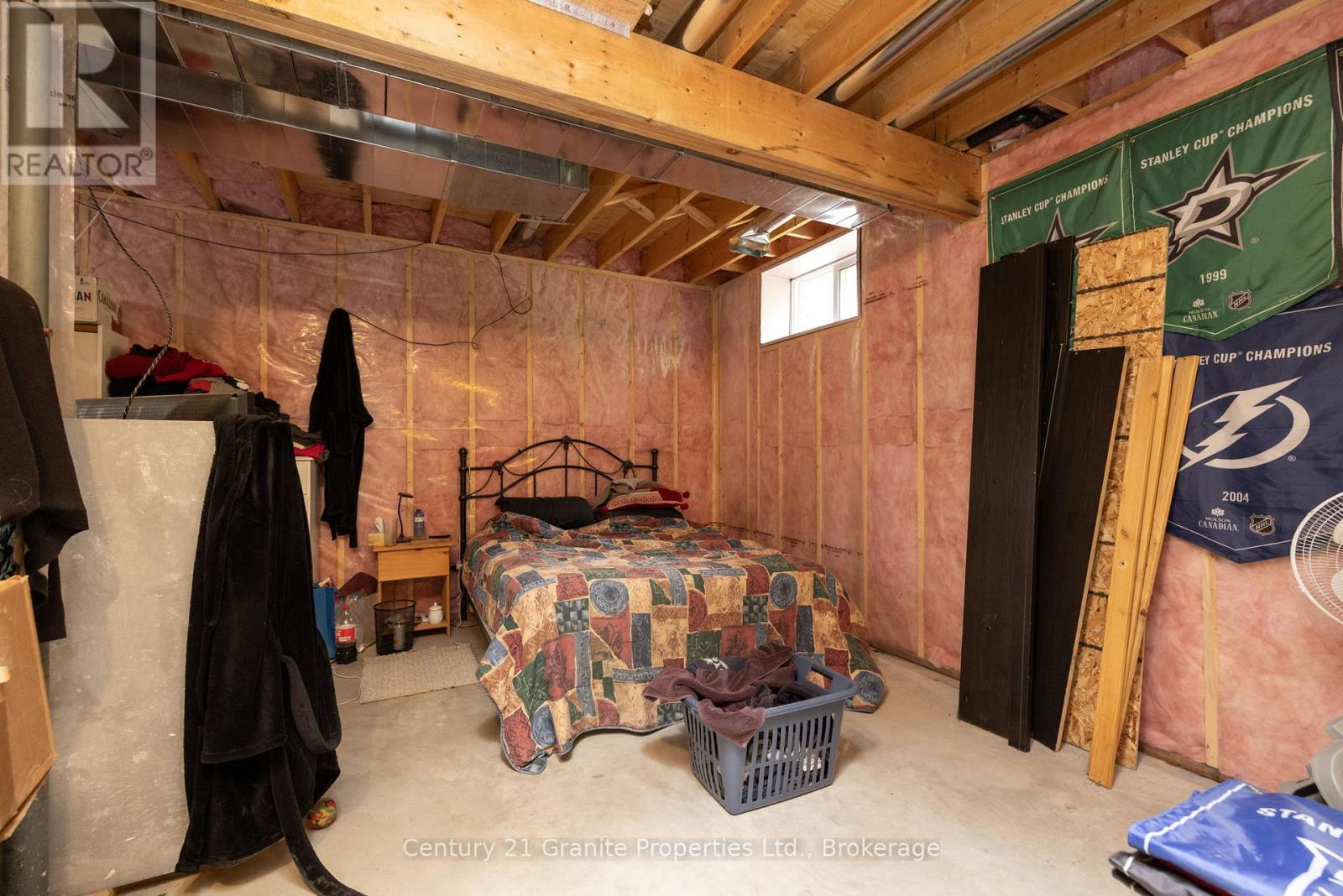 64 LOUCKS ROAD - 43