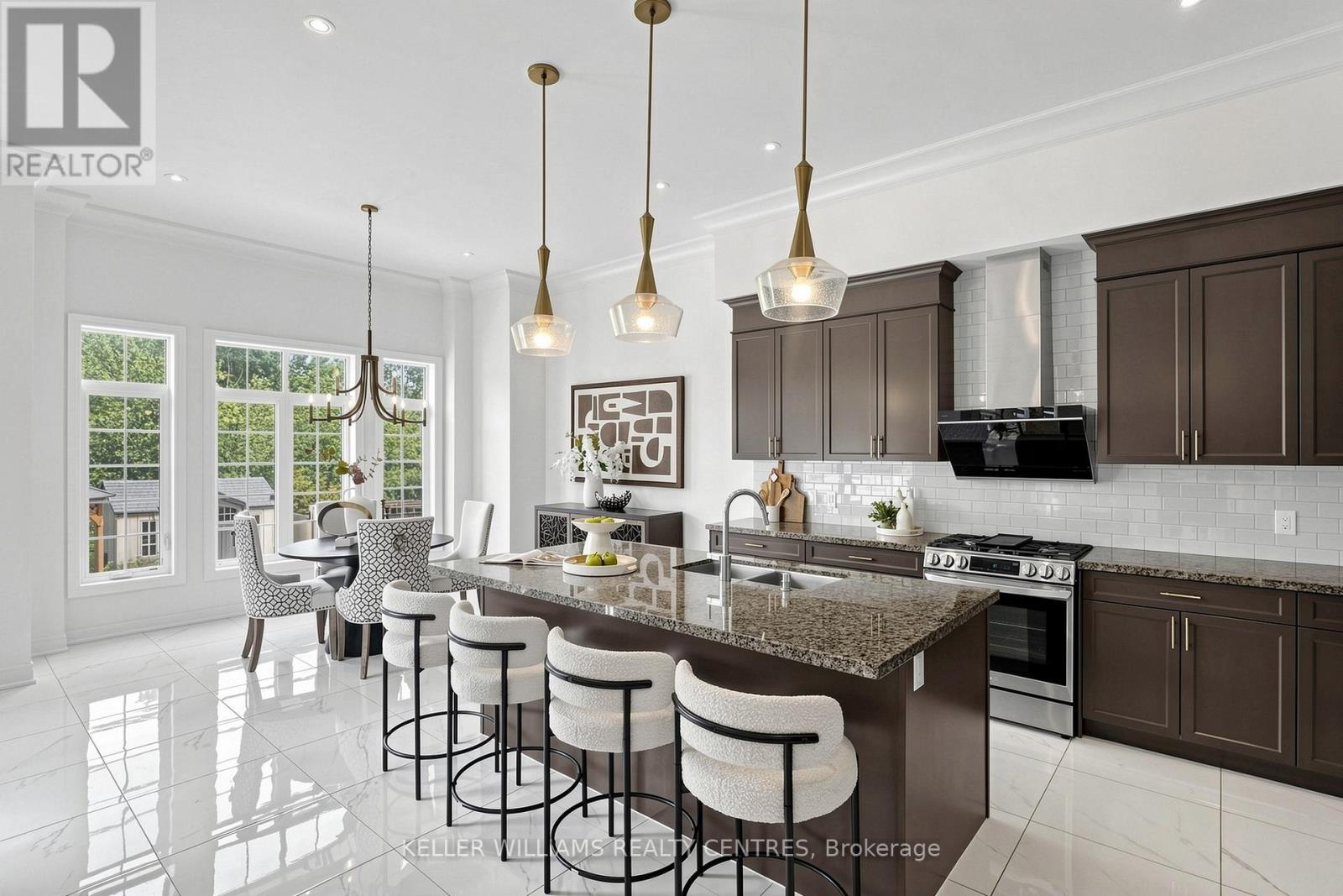 36 BLENHEIM CIRCLE - 10