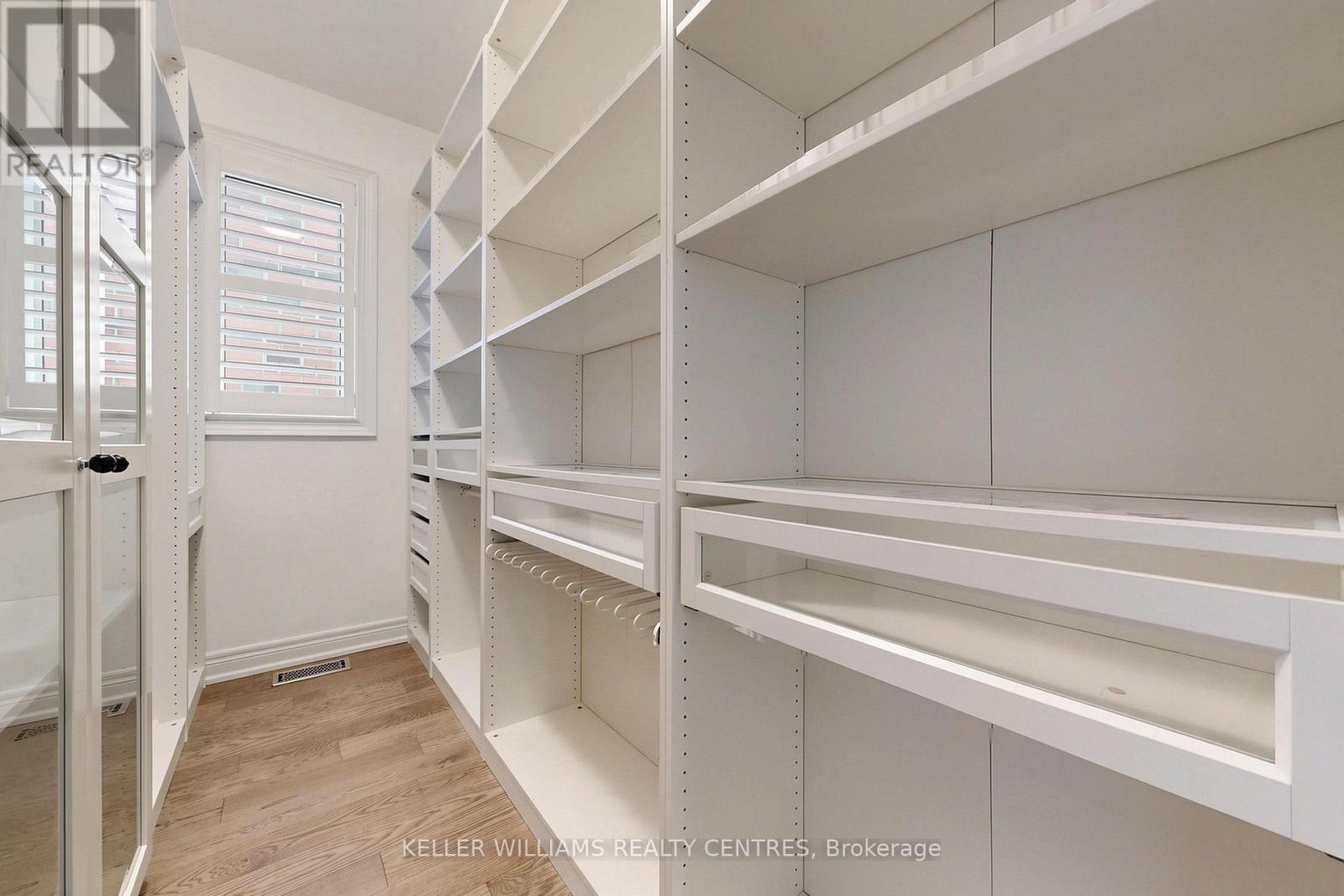 36 BLENHEIM CIRCLE - 22