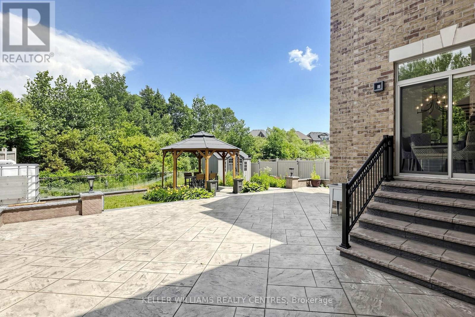 36 BLENHEIM CIRCLE - 34