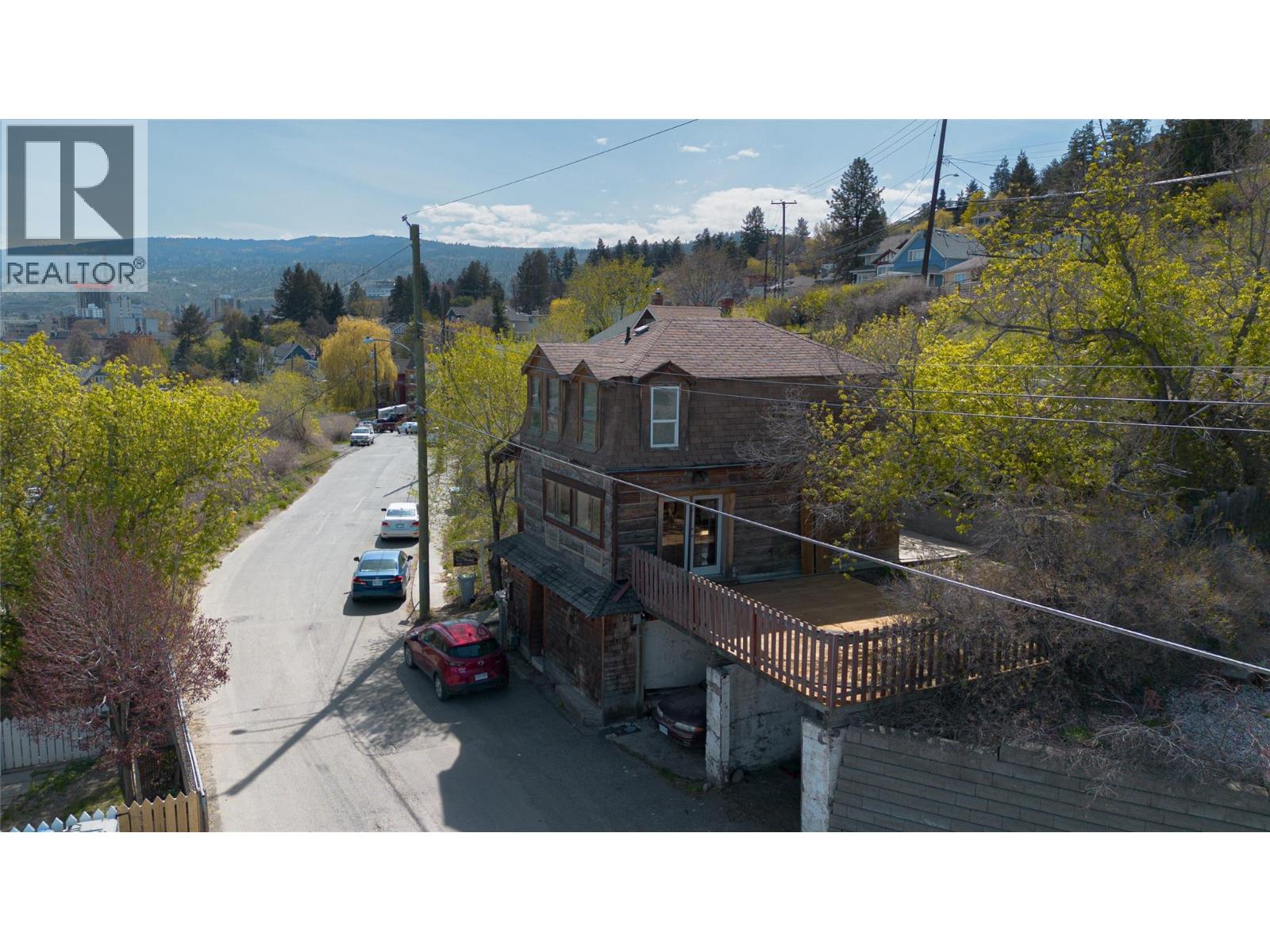 299 SEYMOUR Street W - 1