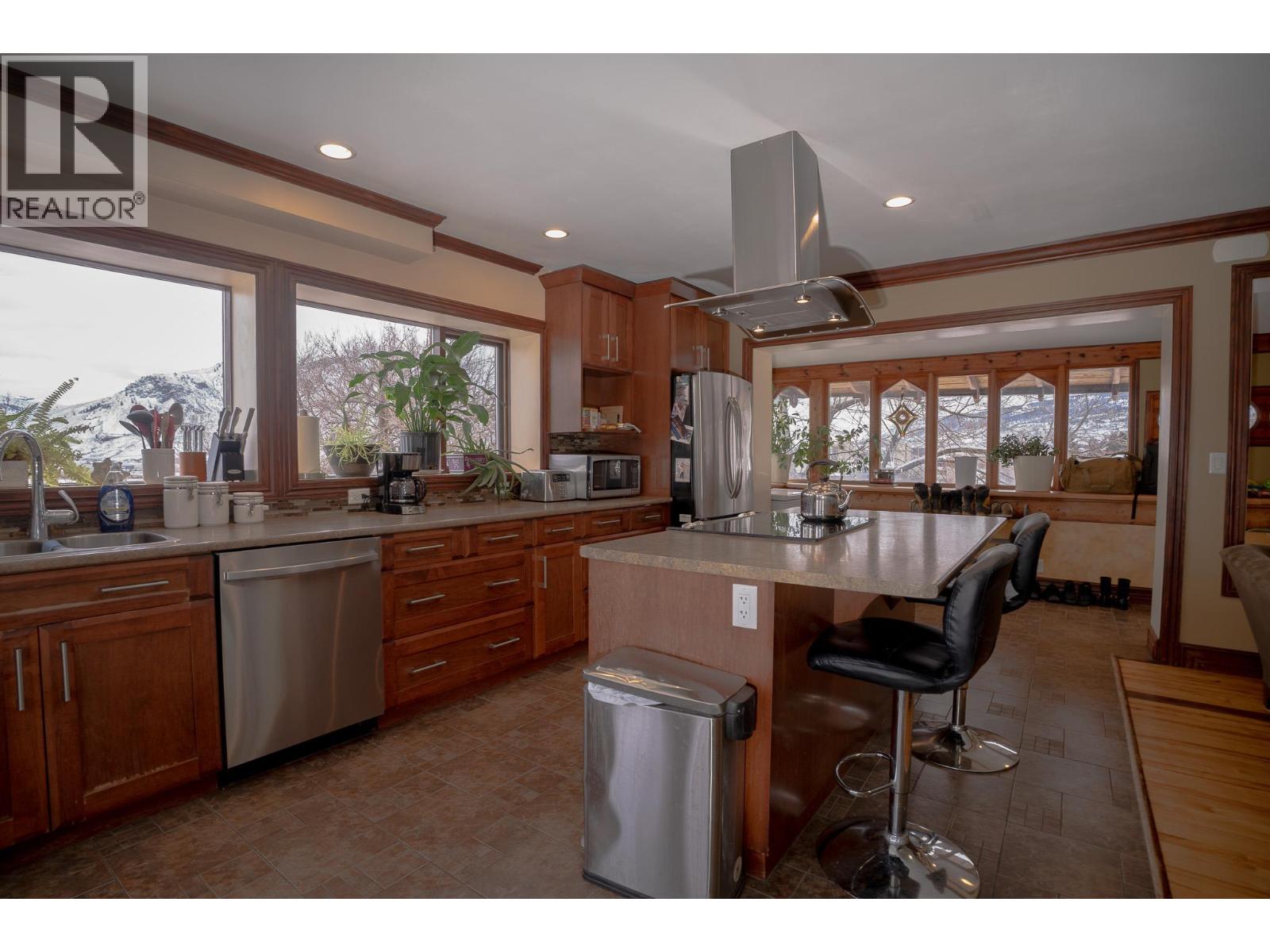 299 SEYMOUR Street W - 4