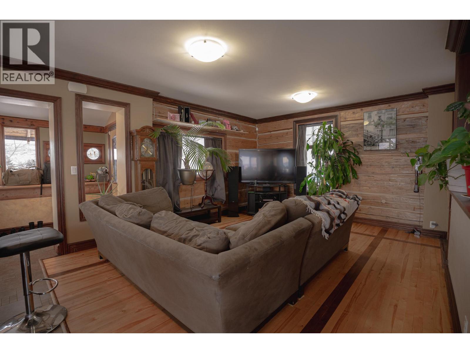 299 SEYMOUR Street W - 7