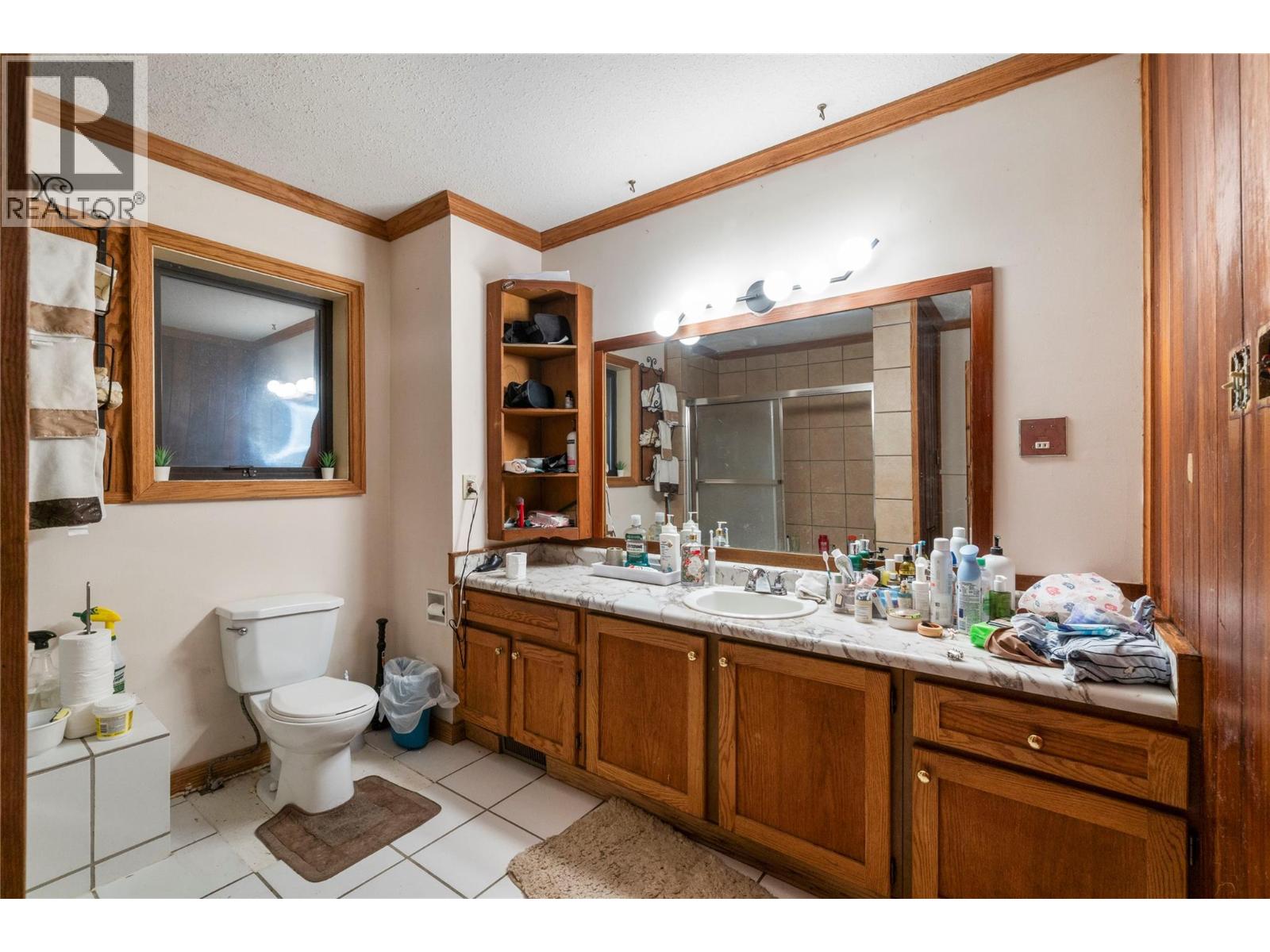8749 Squilax-Anglemont Road - 12
