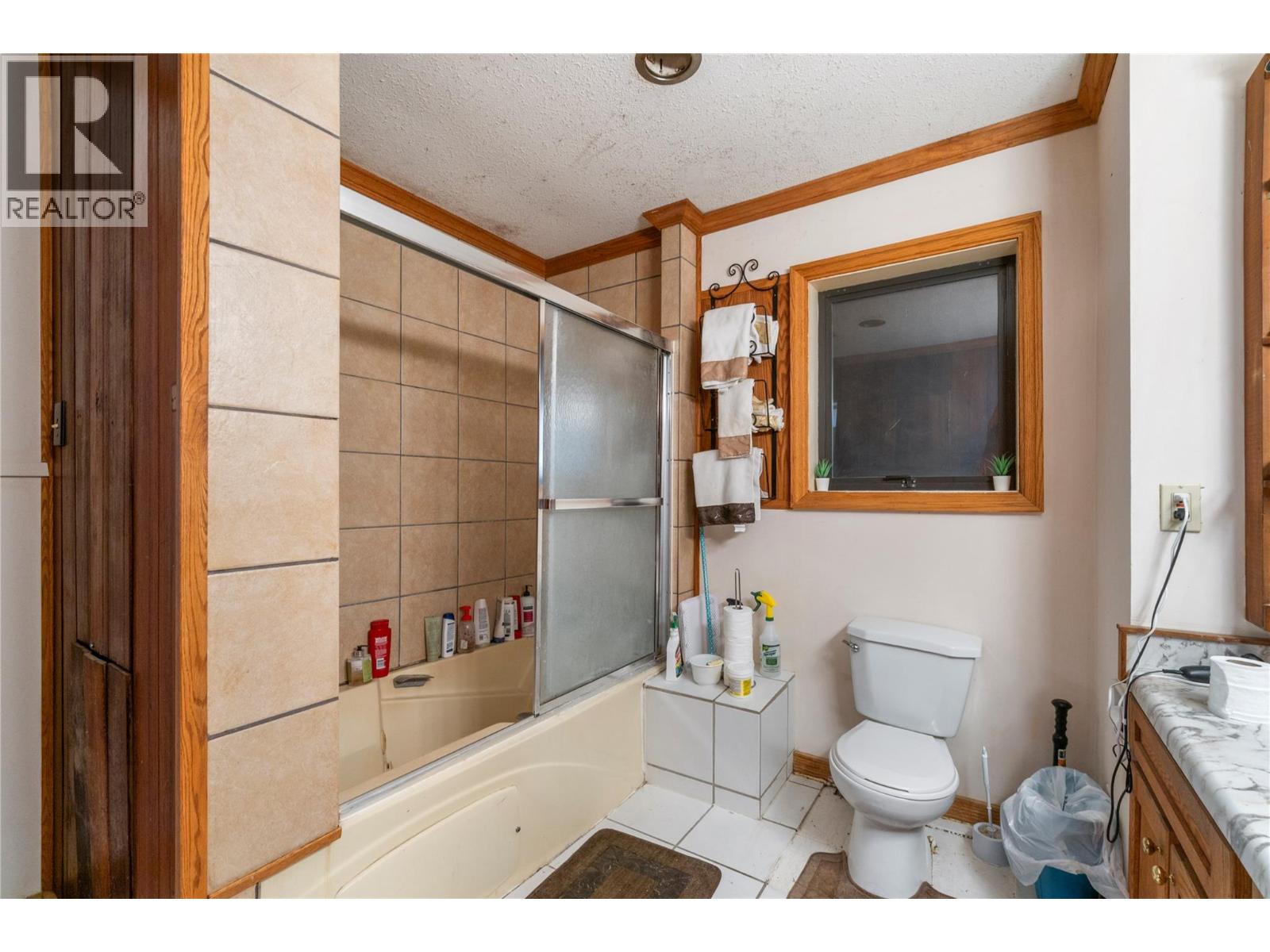 8749 Squilax-Anglemont Road - 13