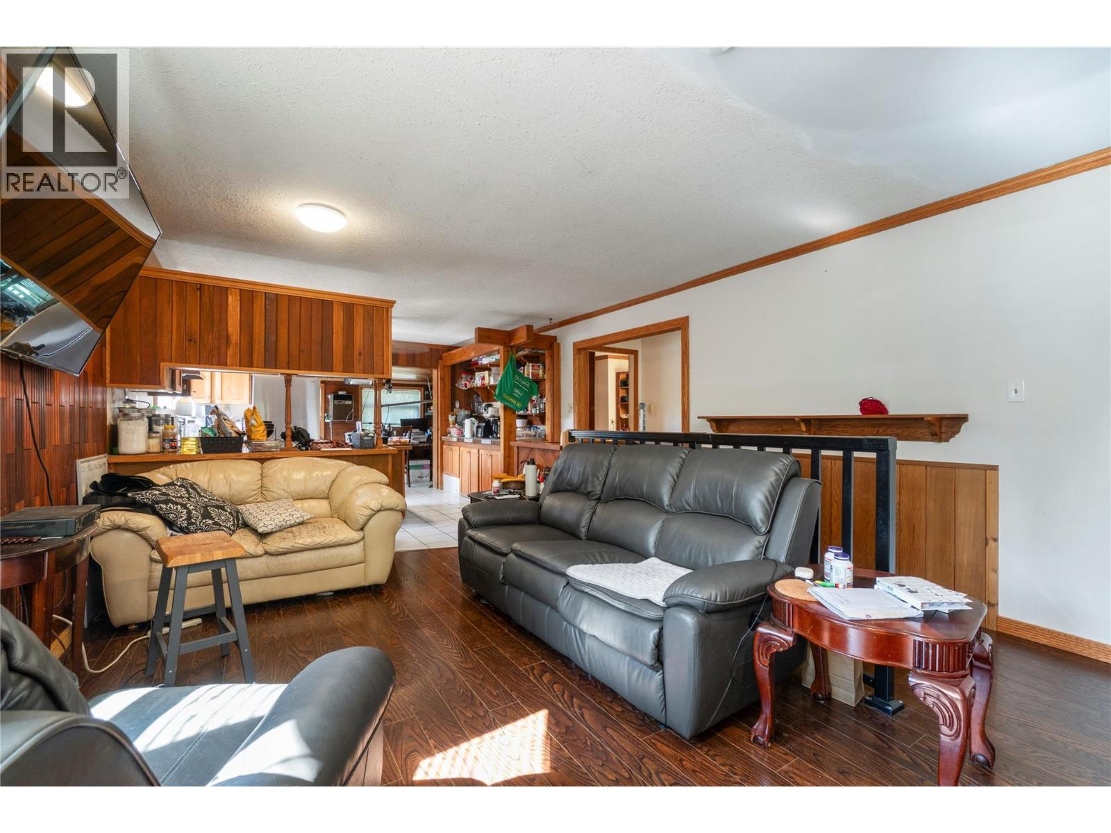 8749 Squilax-Anglemont Road - 16