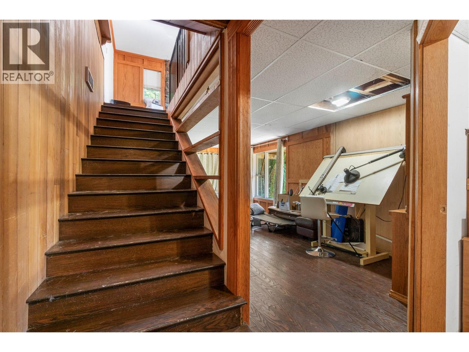 8749 Squilax-Anglemont Road - 17