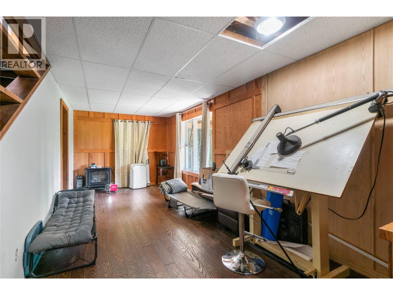 8749 Squilax-Anglemont Road - 18