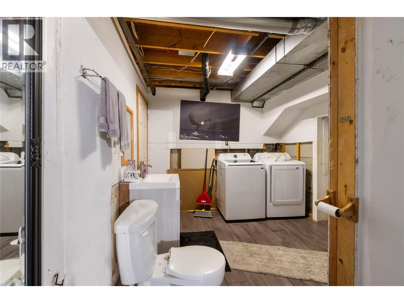 8749 Squilax-Anglemont Road - 23