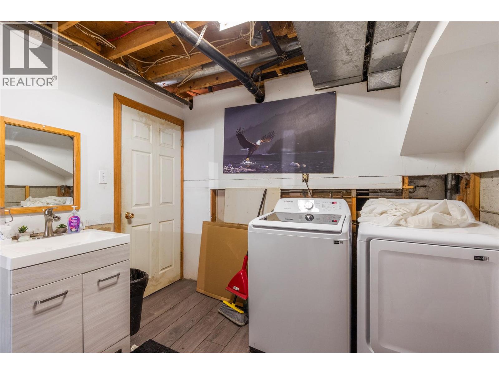8749 Squilax-Anglemont Road - 24