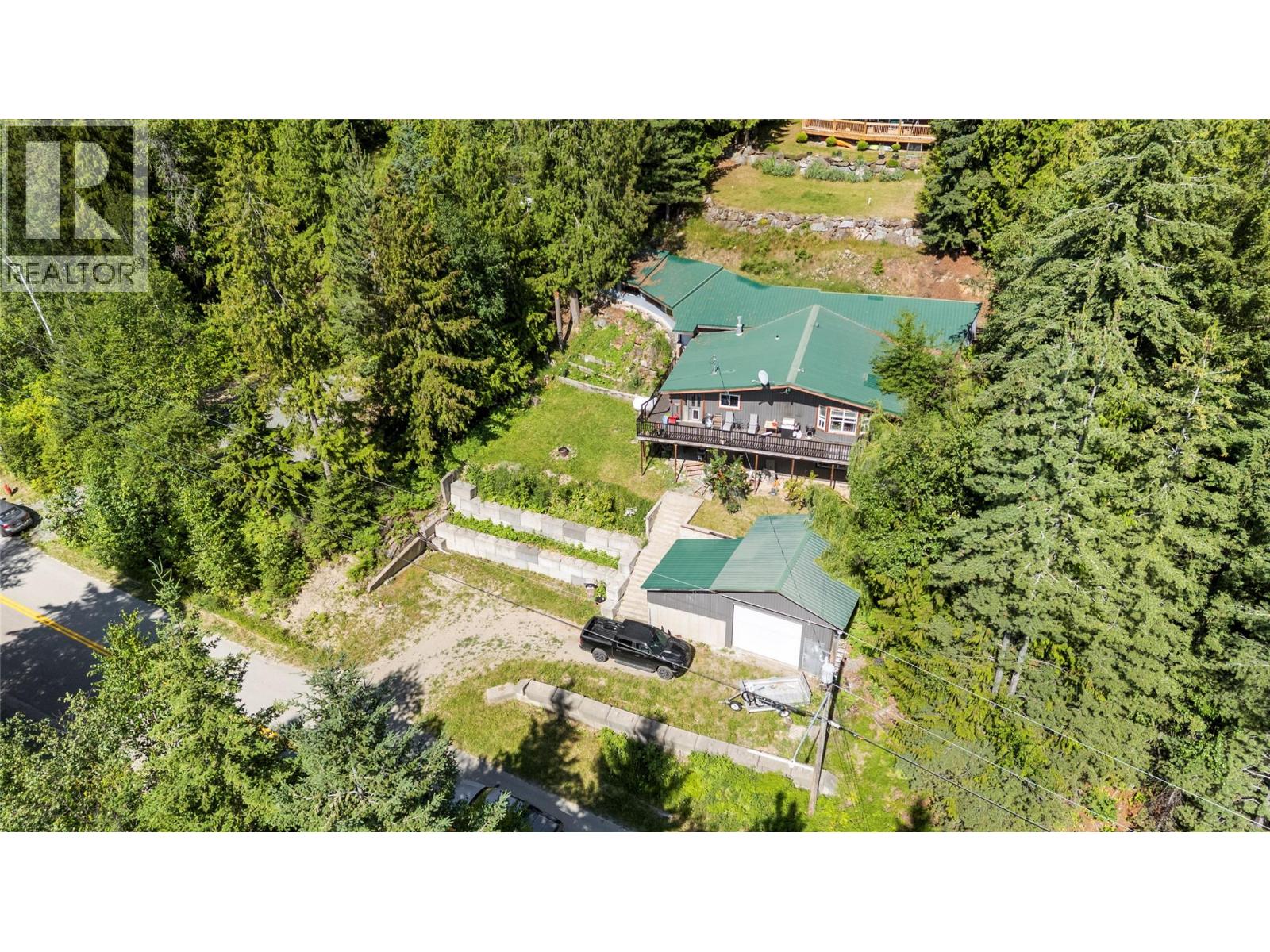 8749 Squilax-Anglemont Road - 38