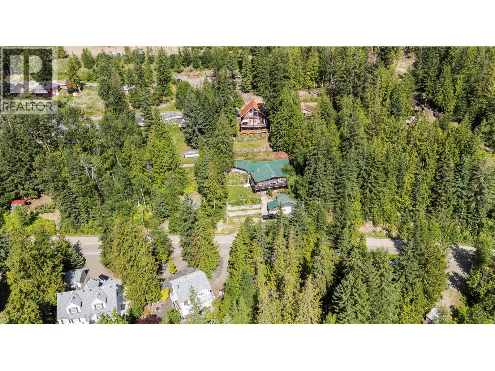 8749 Squilax-Anglemont Road - 39