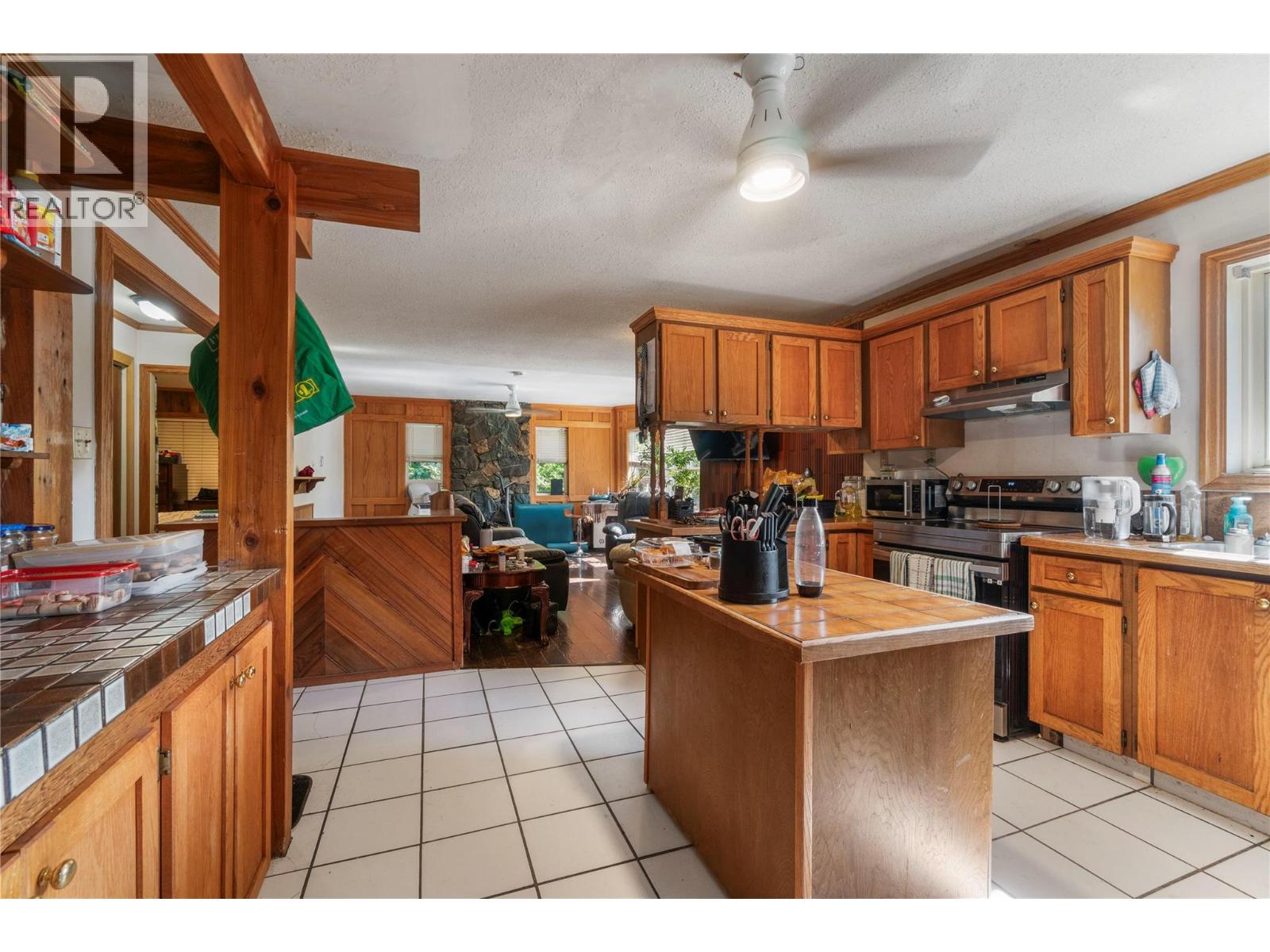 8749 Squilax-Anglemont Road - 8