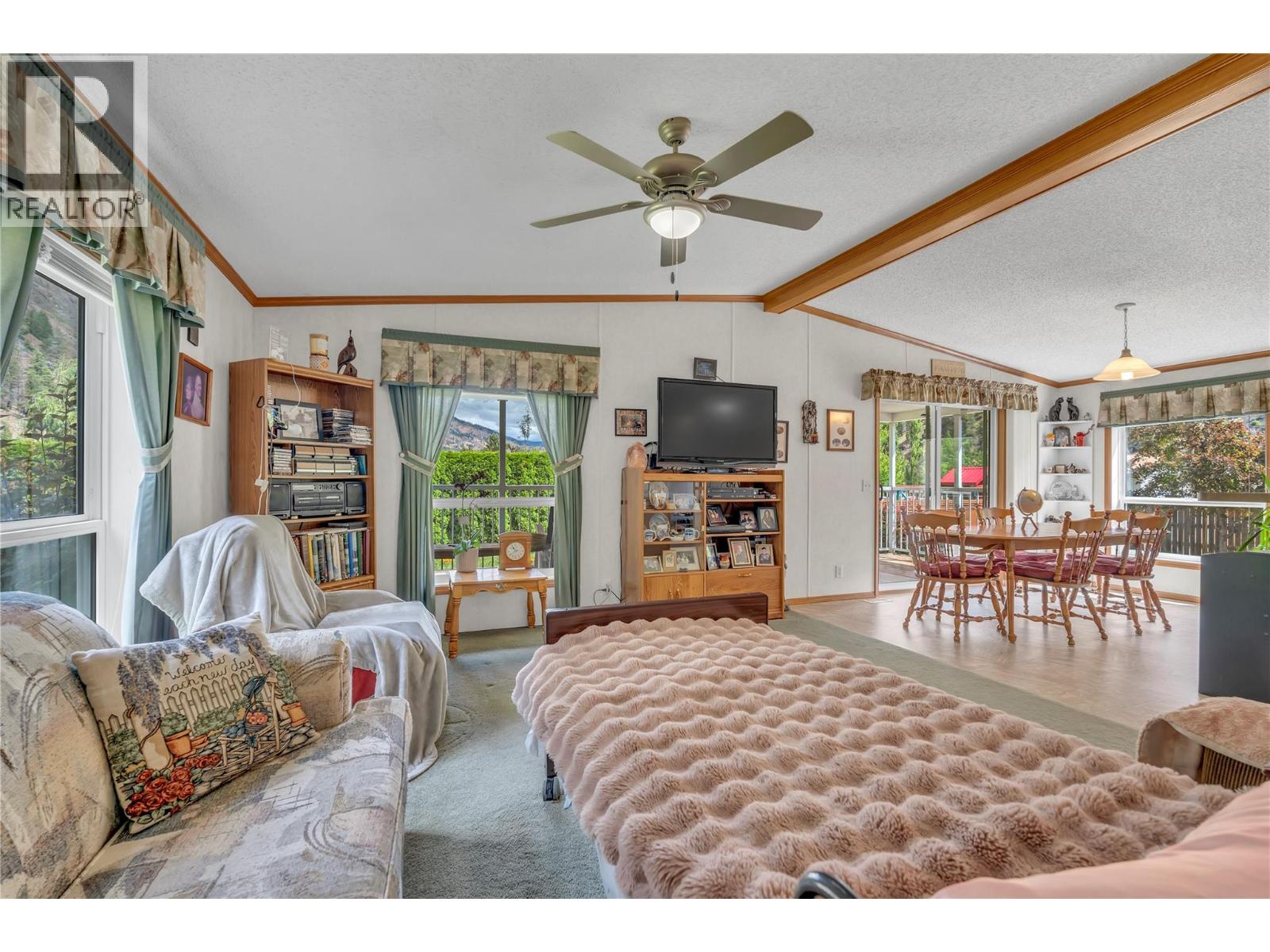 1526 Main Street N - 14
