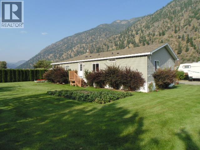 1526 Main Street N - 2