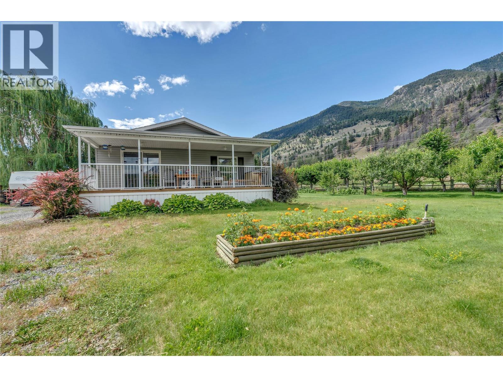 1526 Main Street N - 26