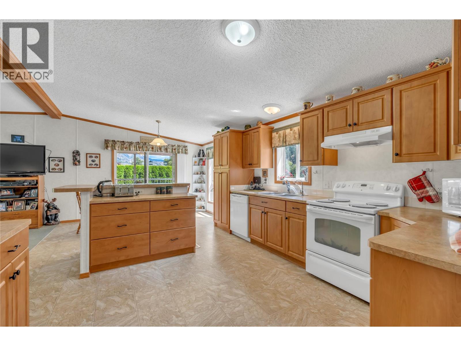 1526 Main Street N - 5