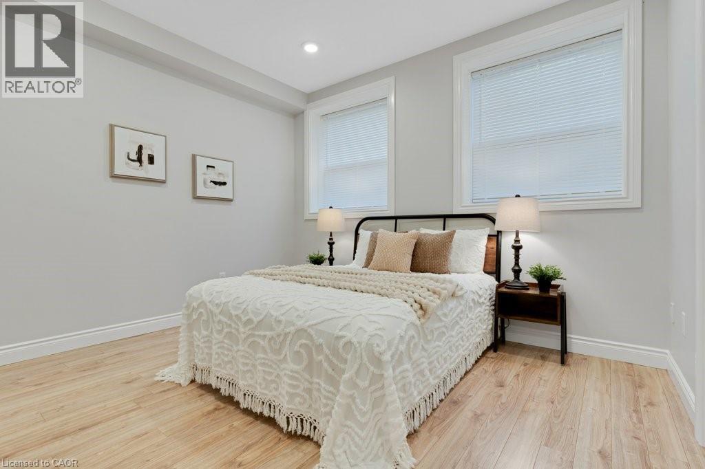 #B103 112 UNION Street E - 22