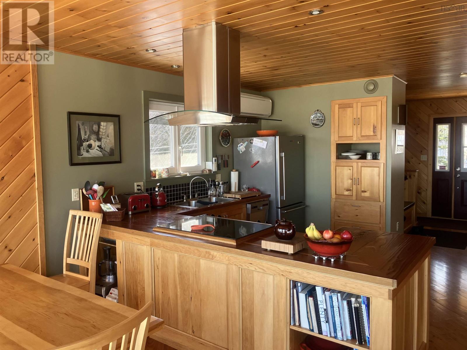 692 Portage Road - 21