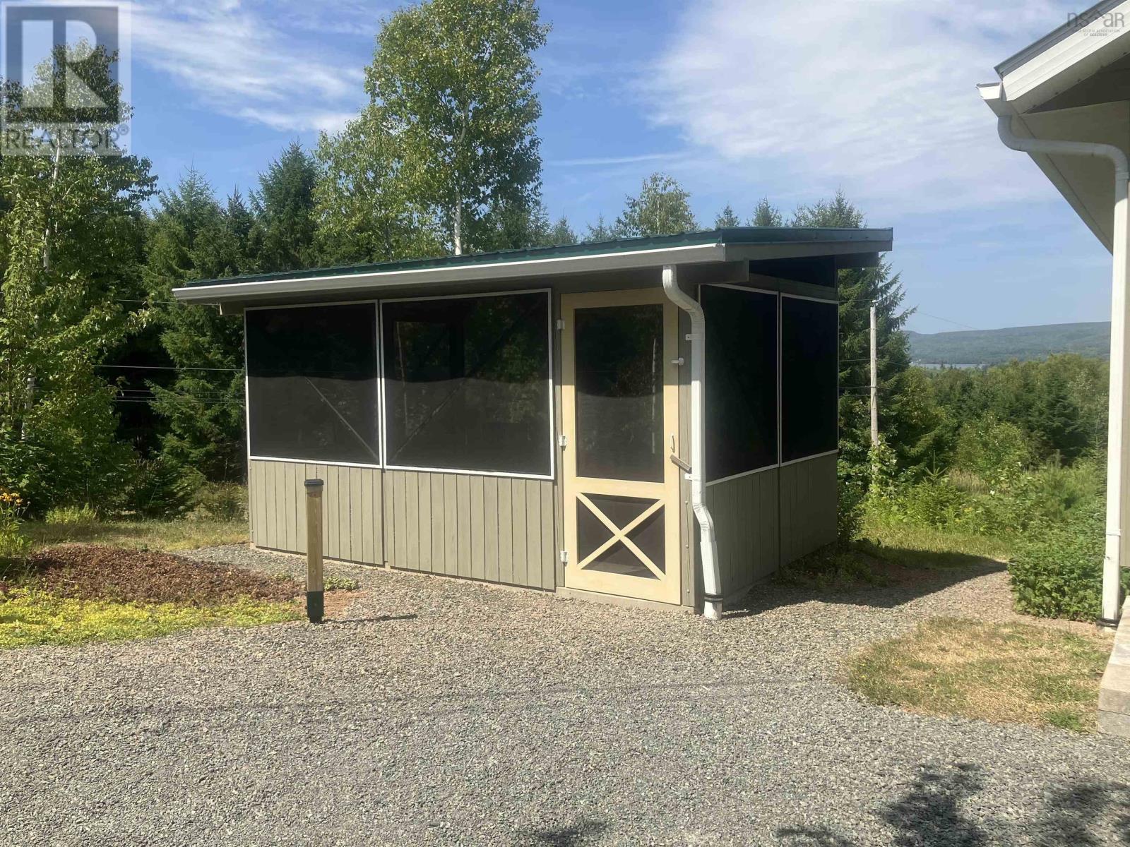 692 Portage Road - 15