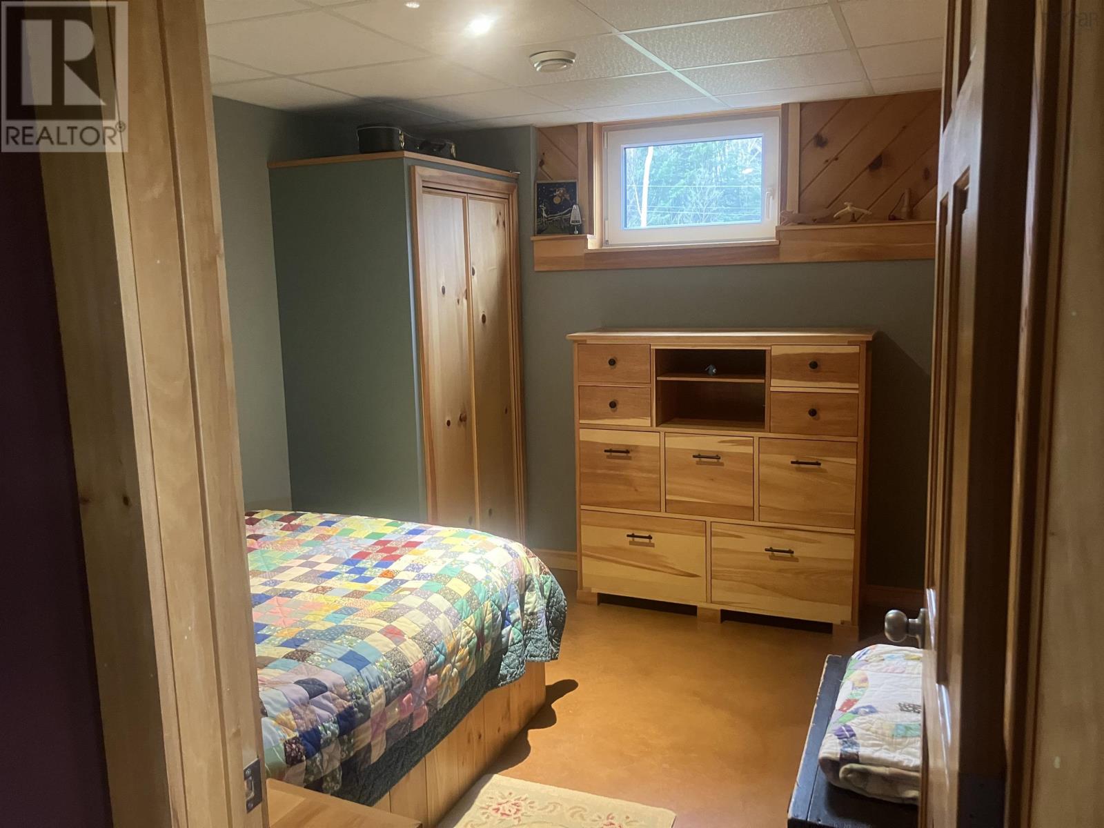 692 Portage Road - 35