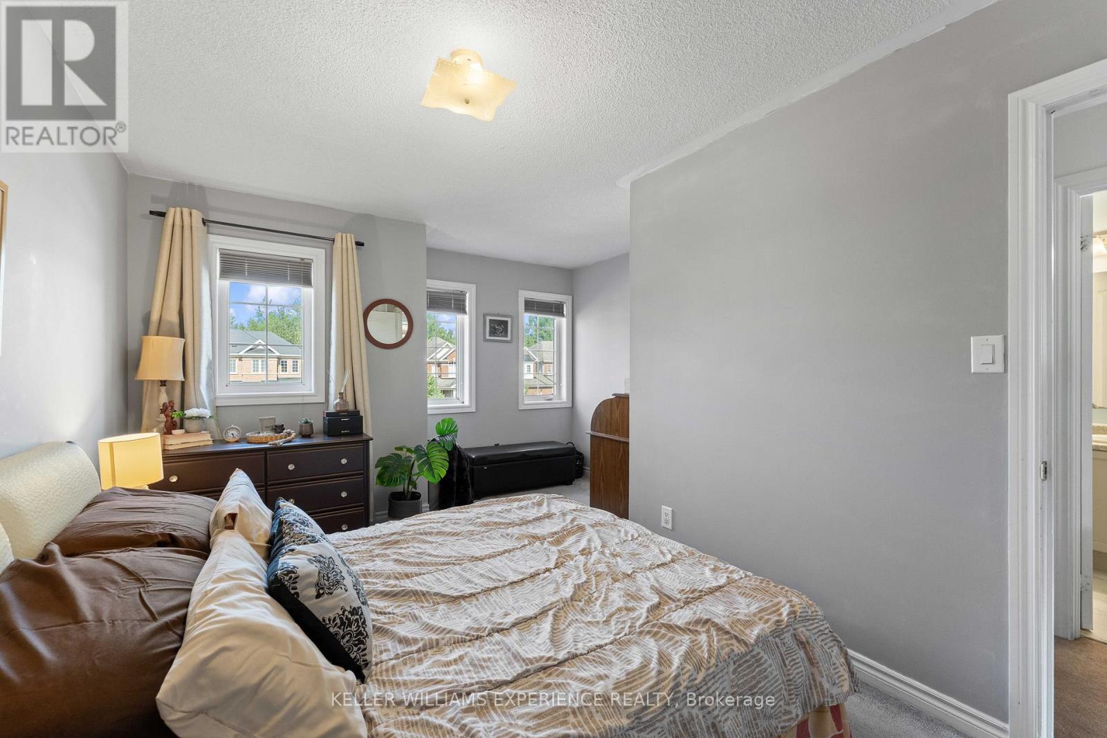110 COLLIER CRESCENT - 12