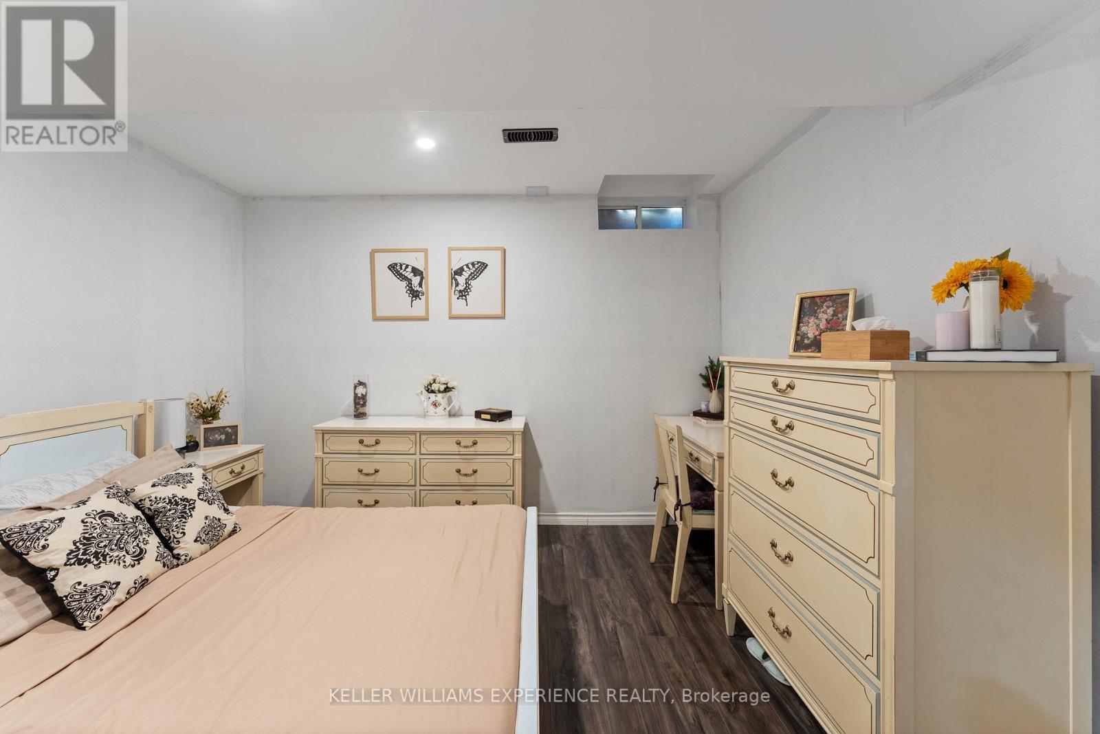 110 COLLIER CRESCENT - 17