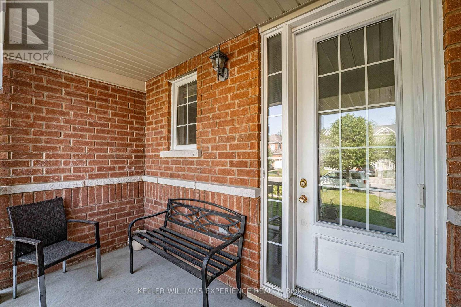 110 COLLIER CRESCENT - 4