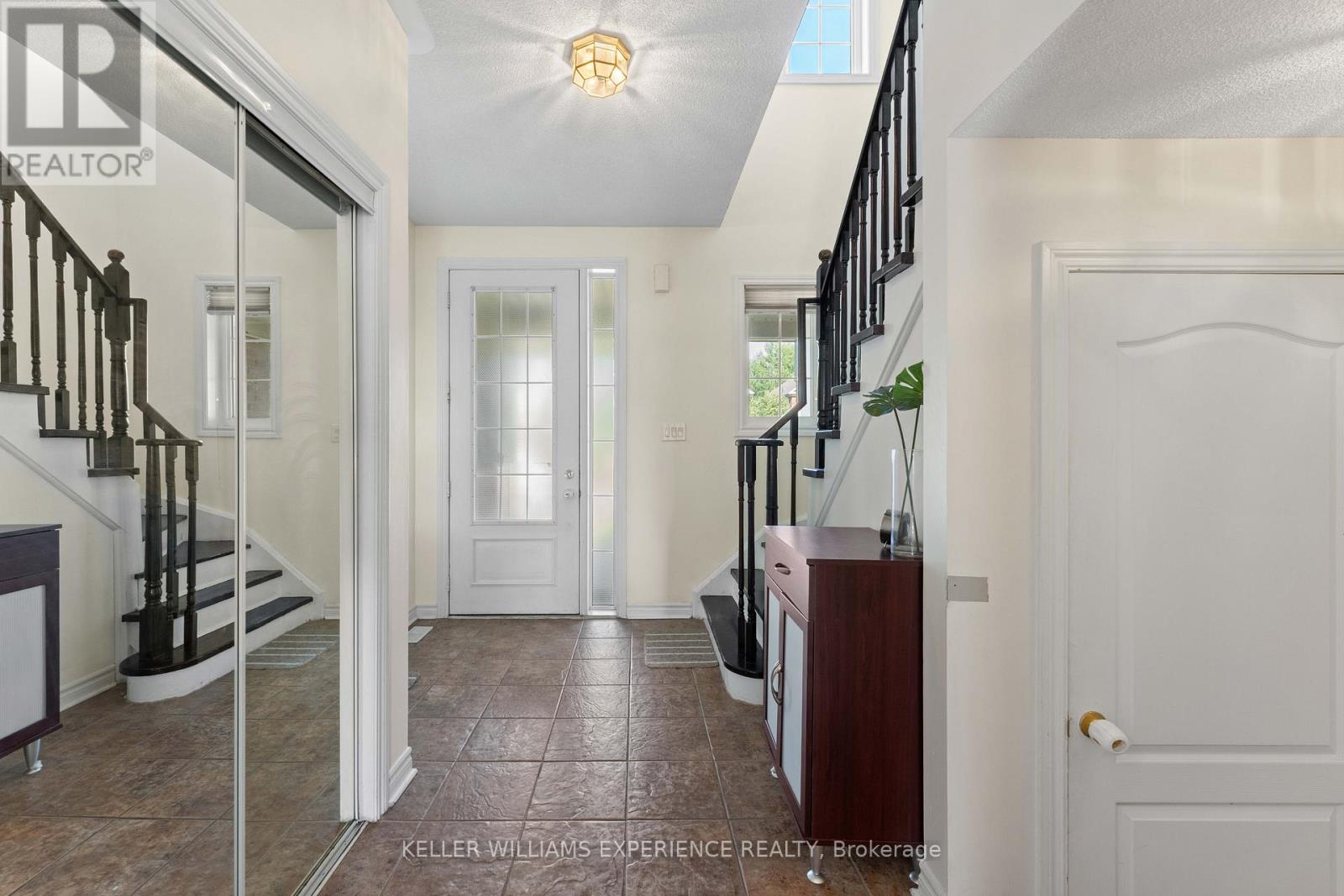 110 COLLIER CRESCENT - 5