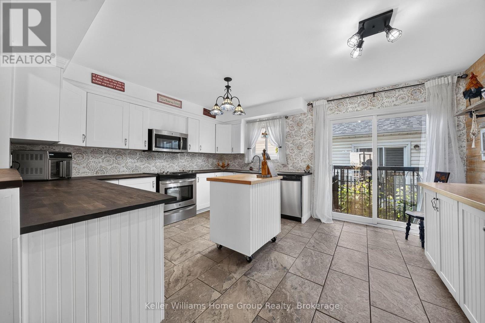 129 PARKSIDE DRIVE W - 16