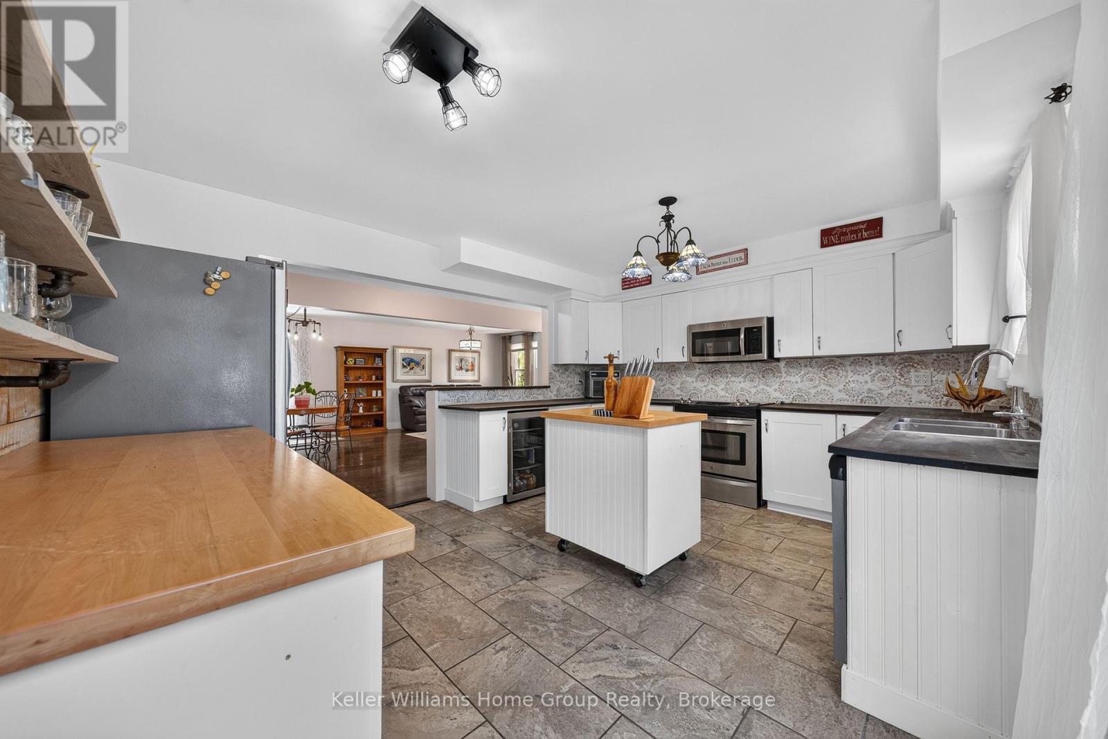 129 PARKSIDE DRIVE W - 20