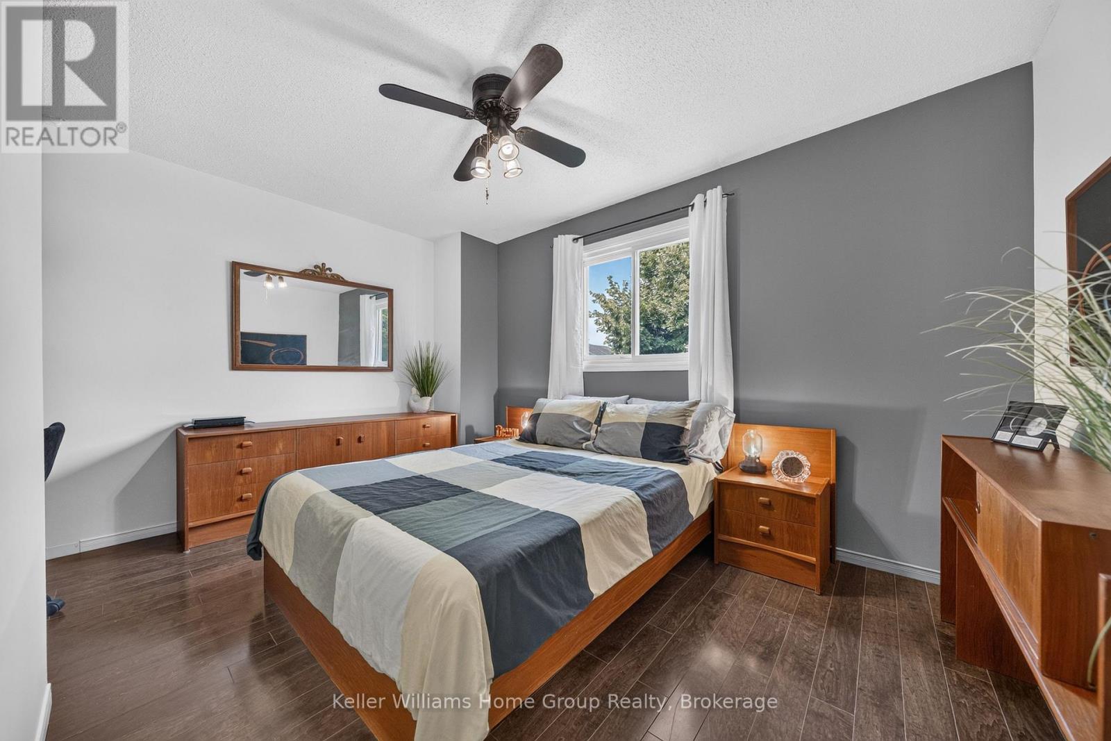 129 PARKSIDE DRIVE W - 24