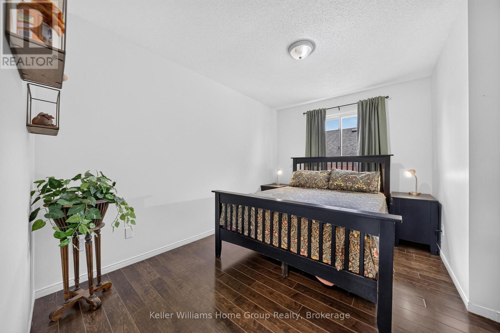 129 PARKSIDE DRIVE W - 26