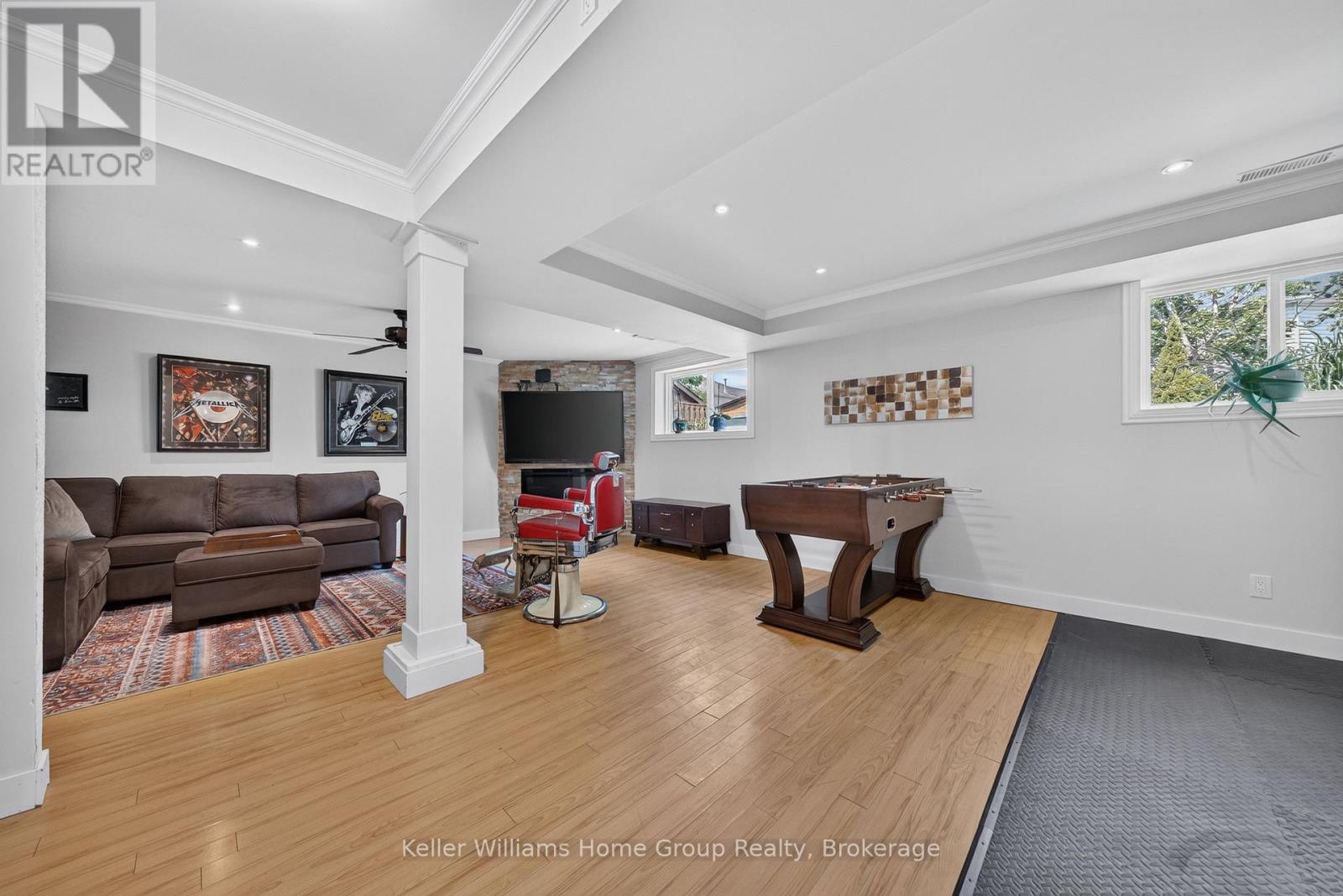 129 PARKSIDE DRIVE W - 30