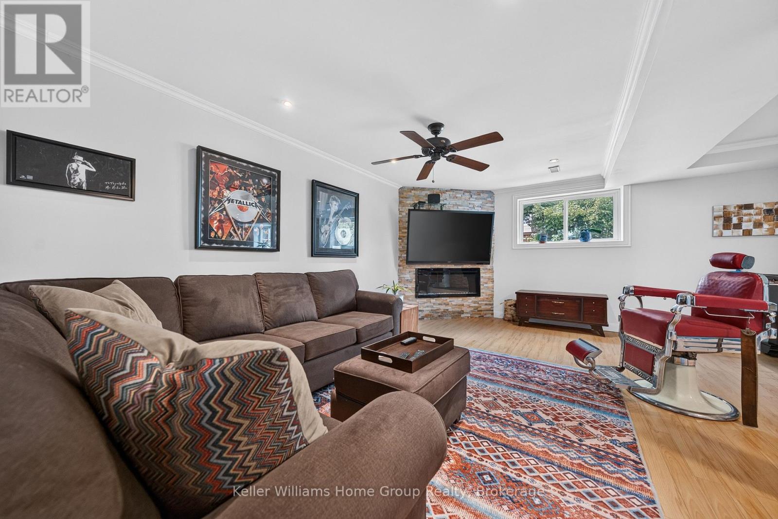 129 PARKSIDE DRIVE W - 31
