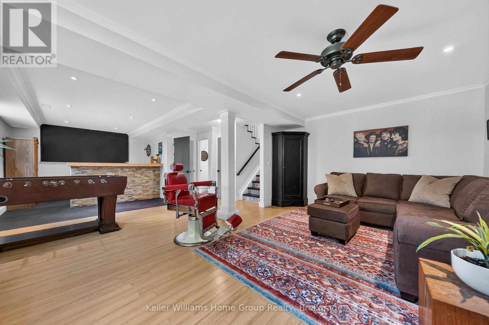 129 PARKSIDE DRIVE W - 32