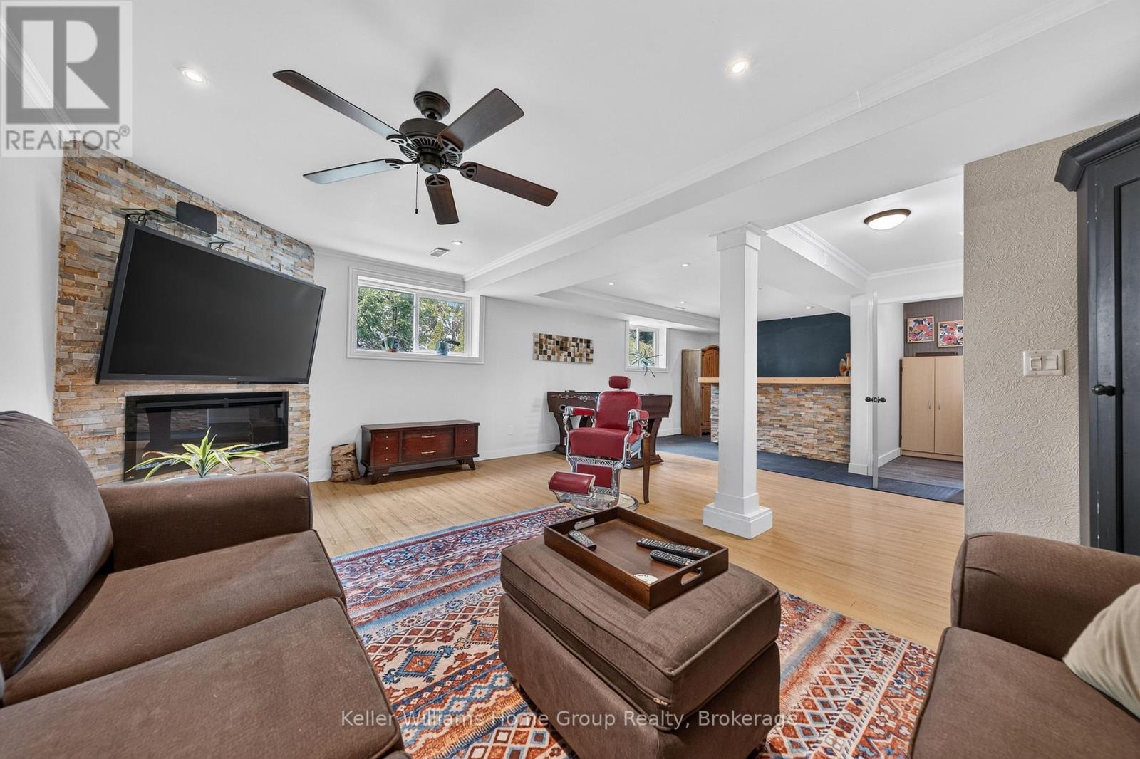 129 PARKSIDE DRIVE W - 33