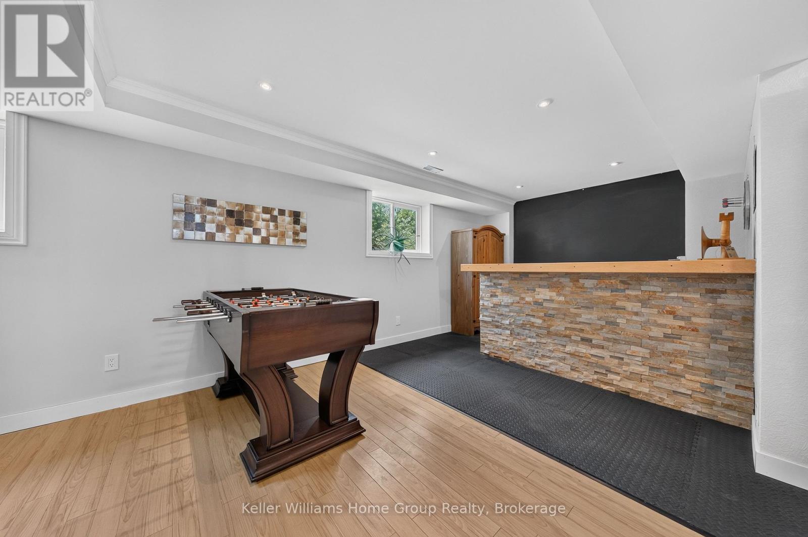 129 PARKSIDE DRIVE W - 34