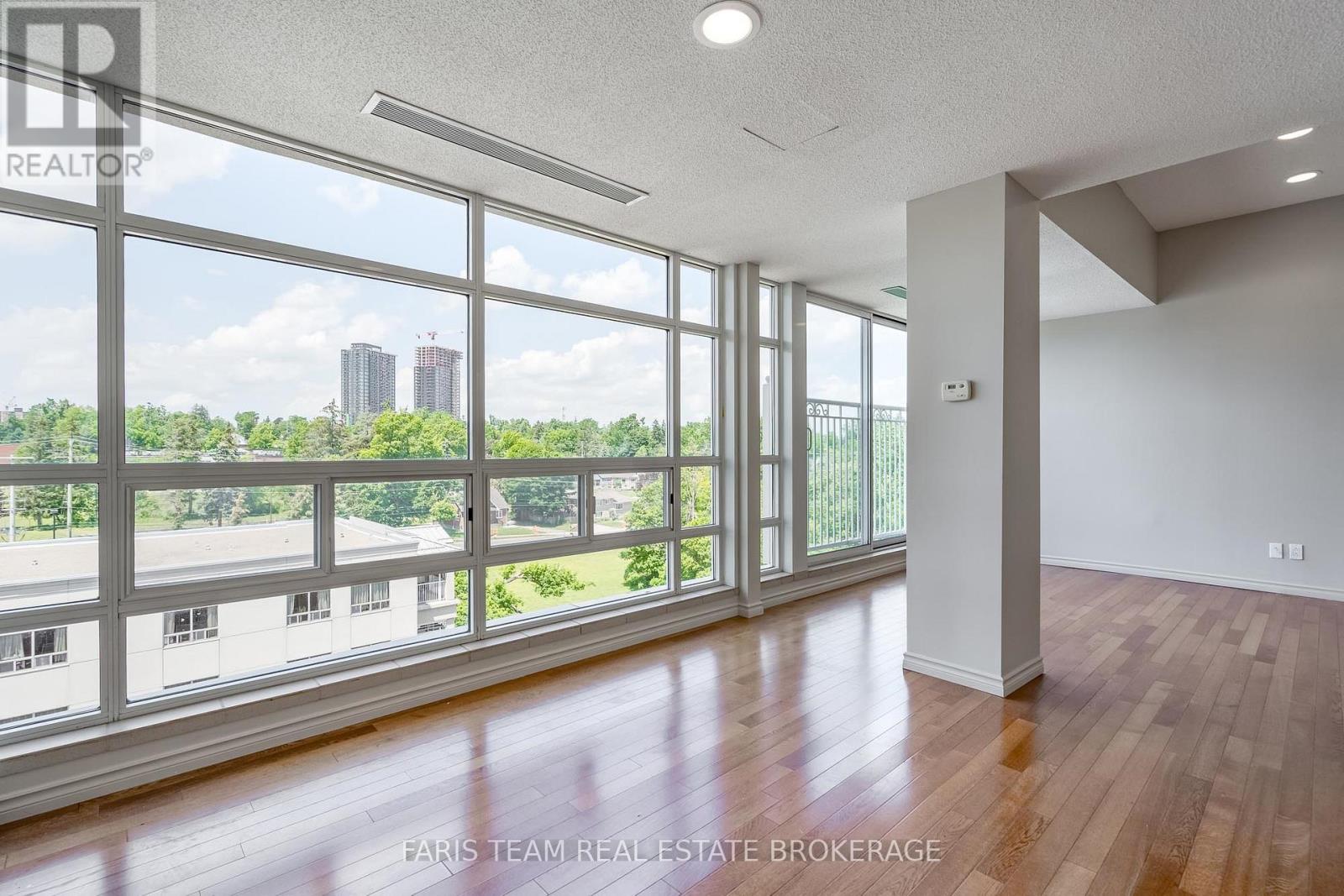 #82 74 ROSS STREET - 15